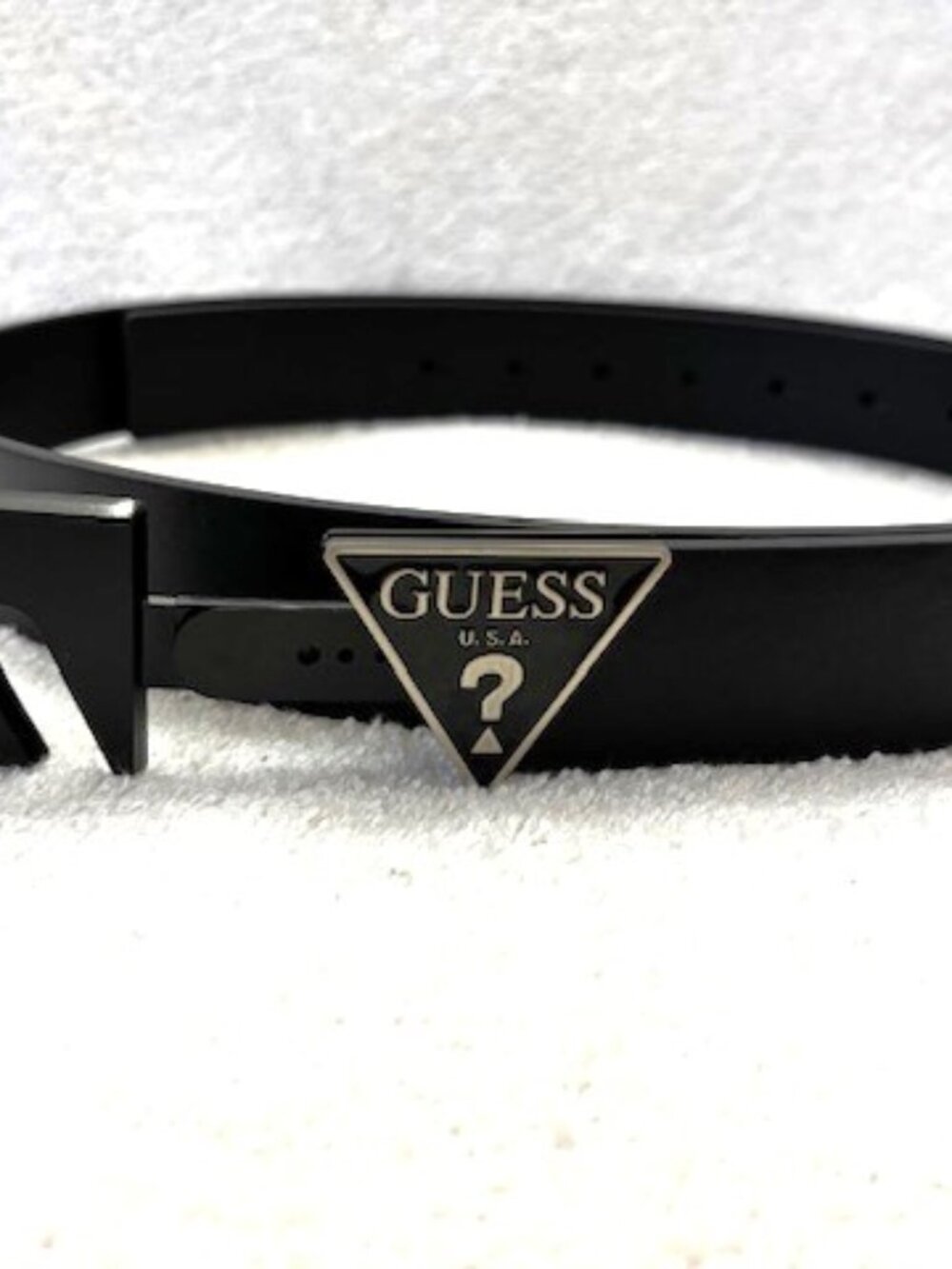 Guess USA matte black belt with triangular logo buckle NWT Men's Size XL (42-44)